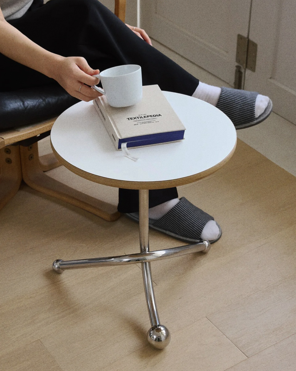 Note Side Table-N2 interior