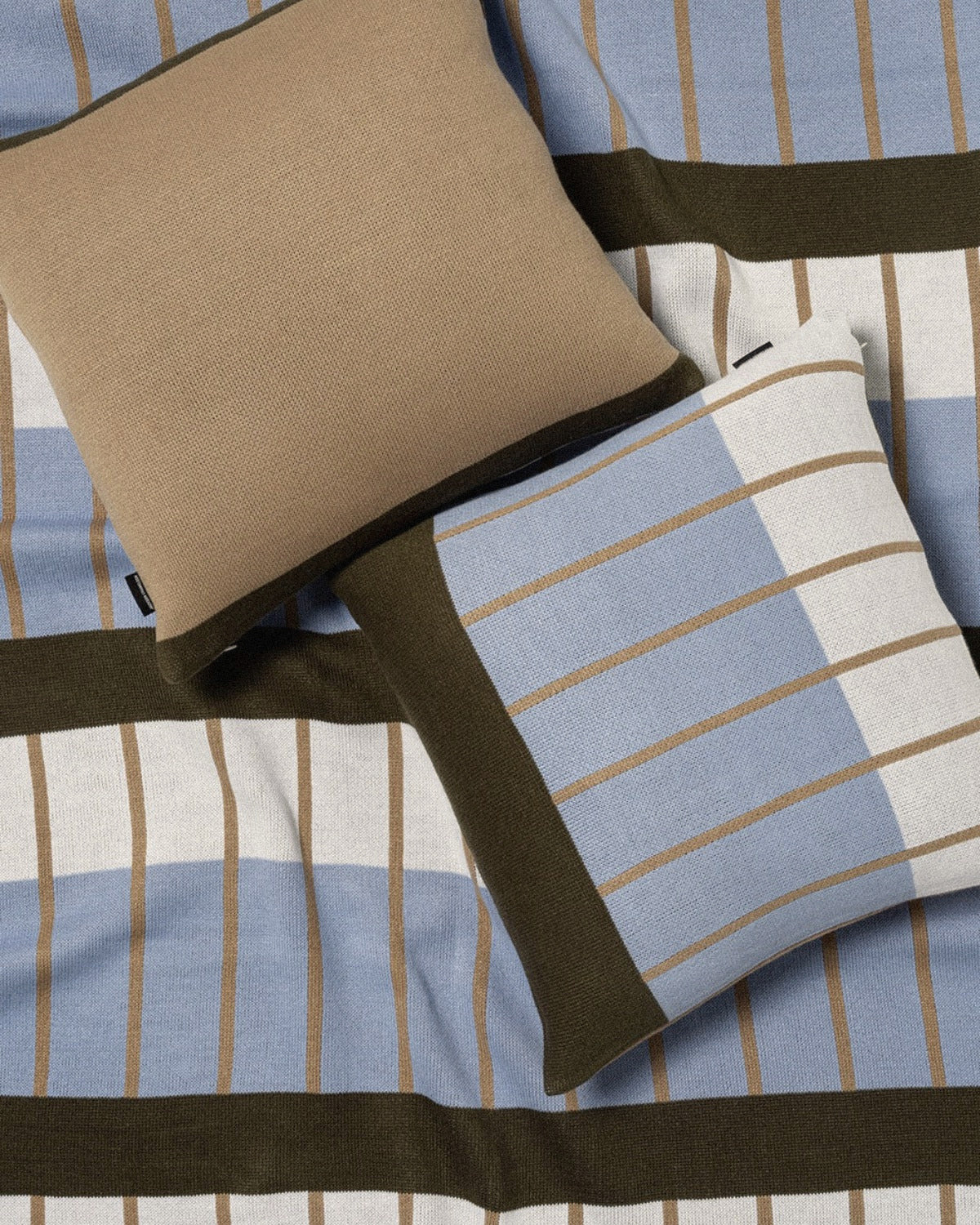 Grid Cushion 1