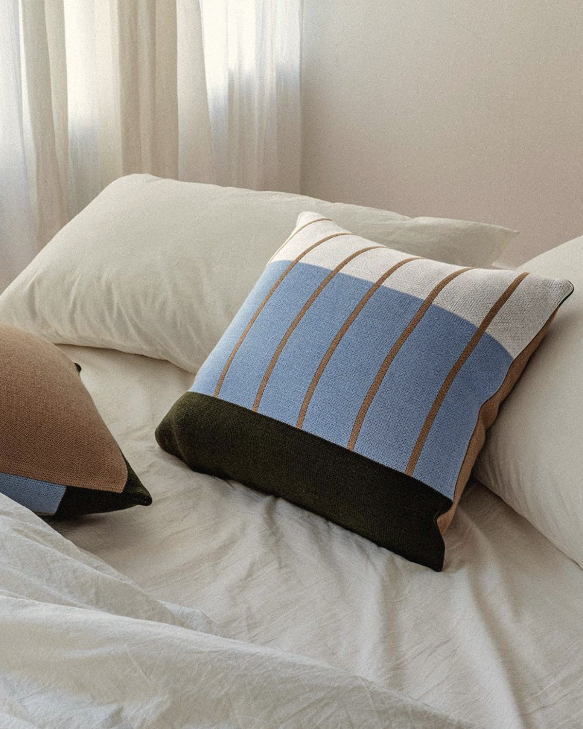 Grid Cushion 1