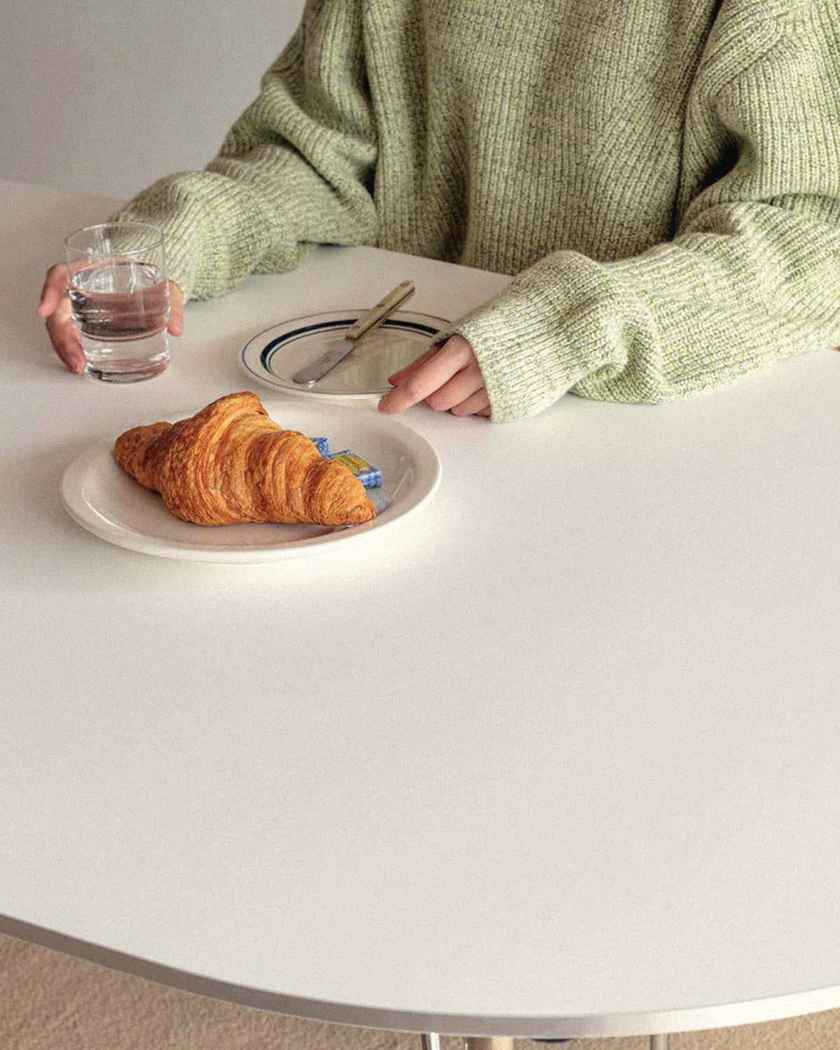 Plato Oval Table 3