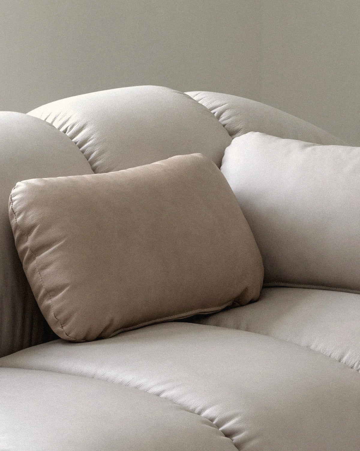 Pebble Cushion - Leather 3