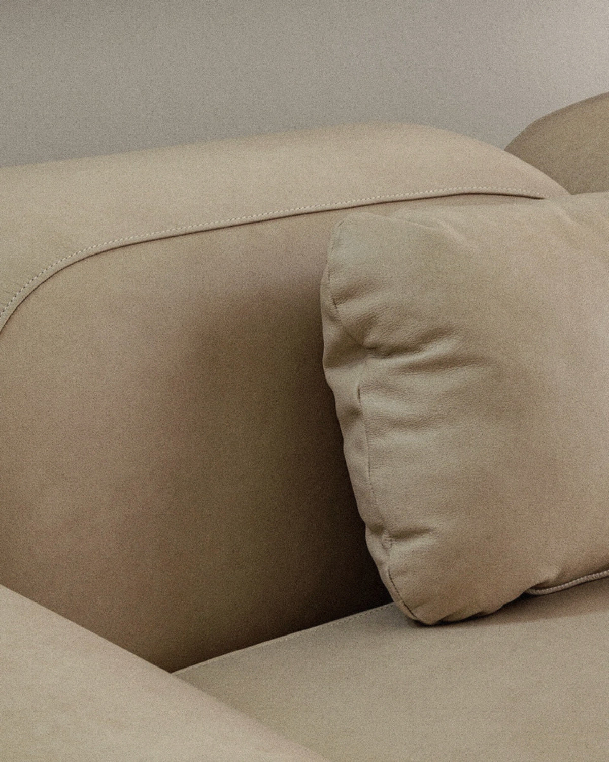 Pebble Sofa - Leather 5
