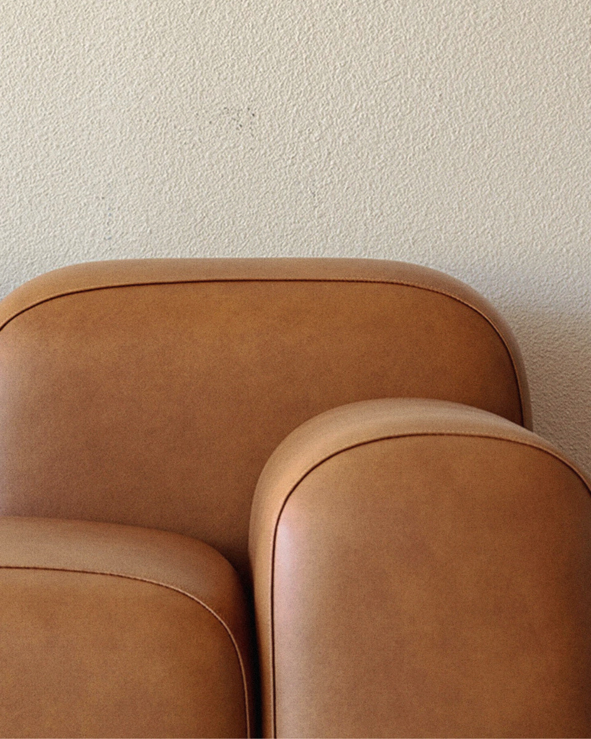 Pebble Sofa - Leather 7