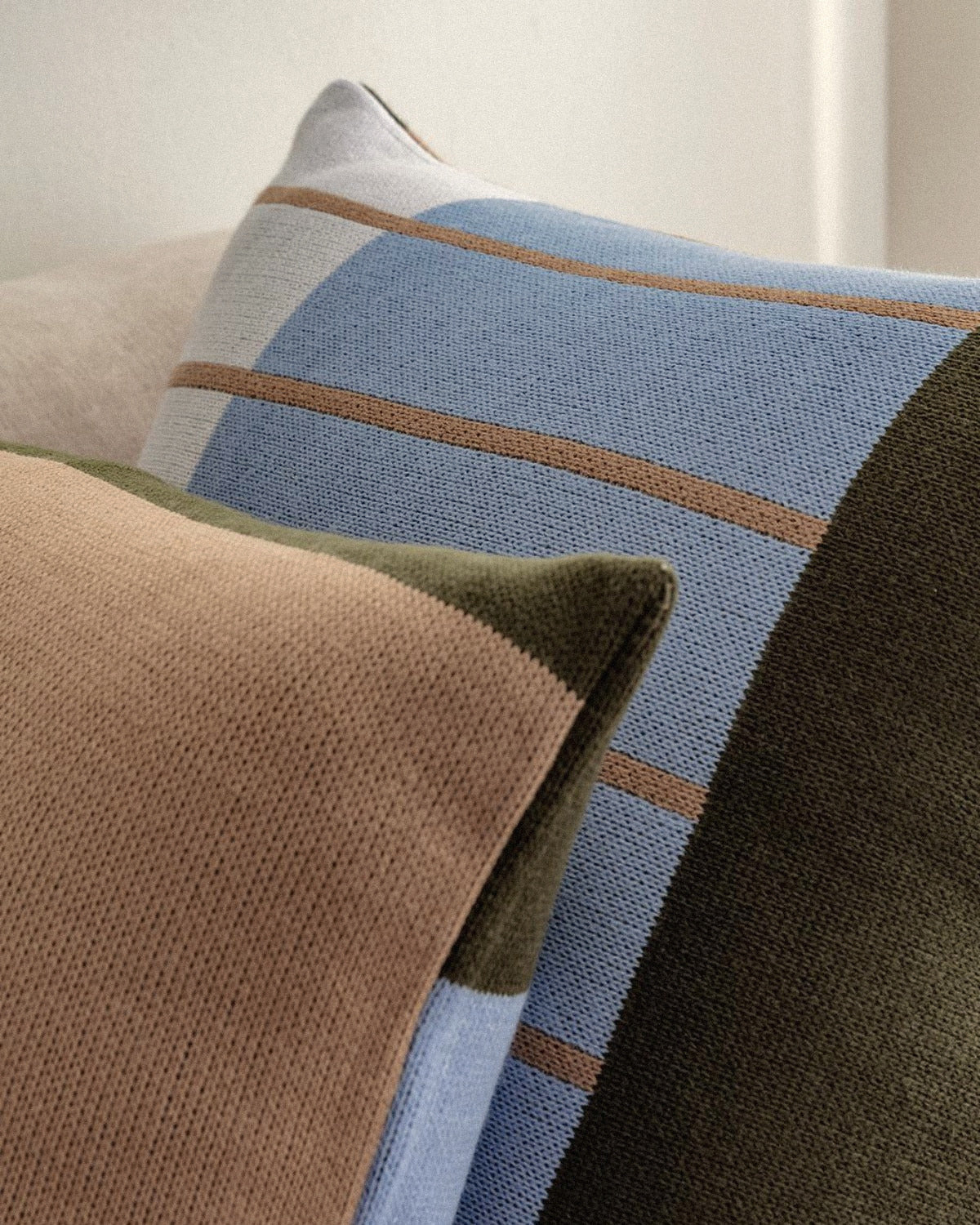 Grid Cushion 7
