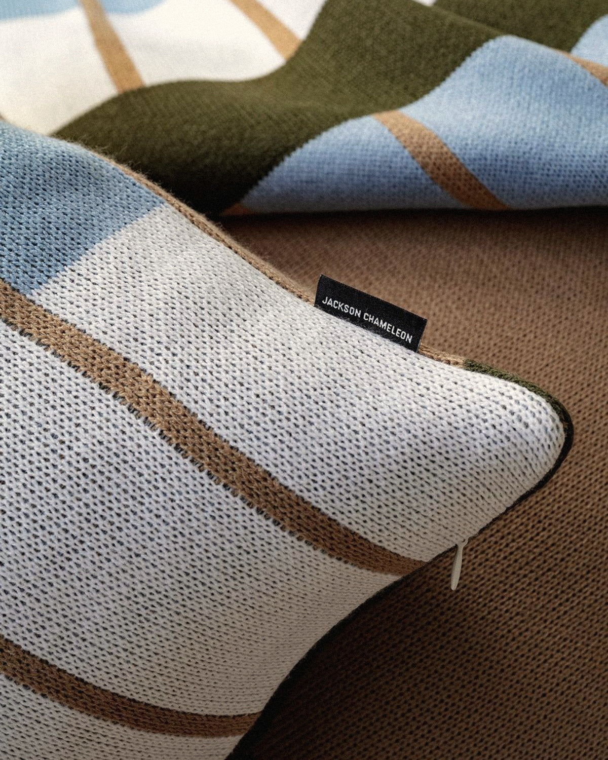 Grid Cushion 8