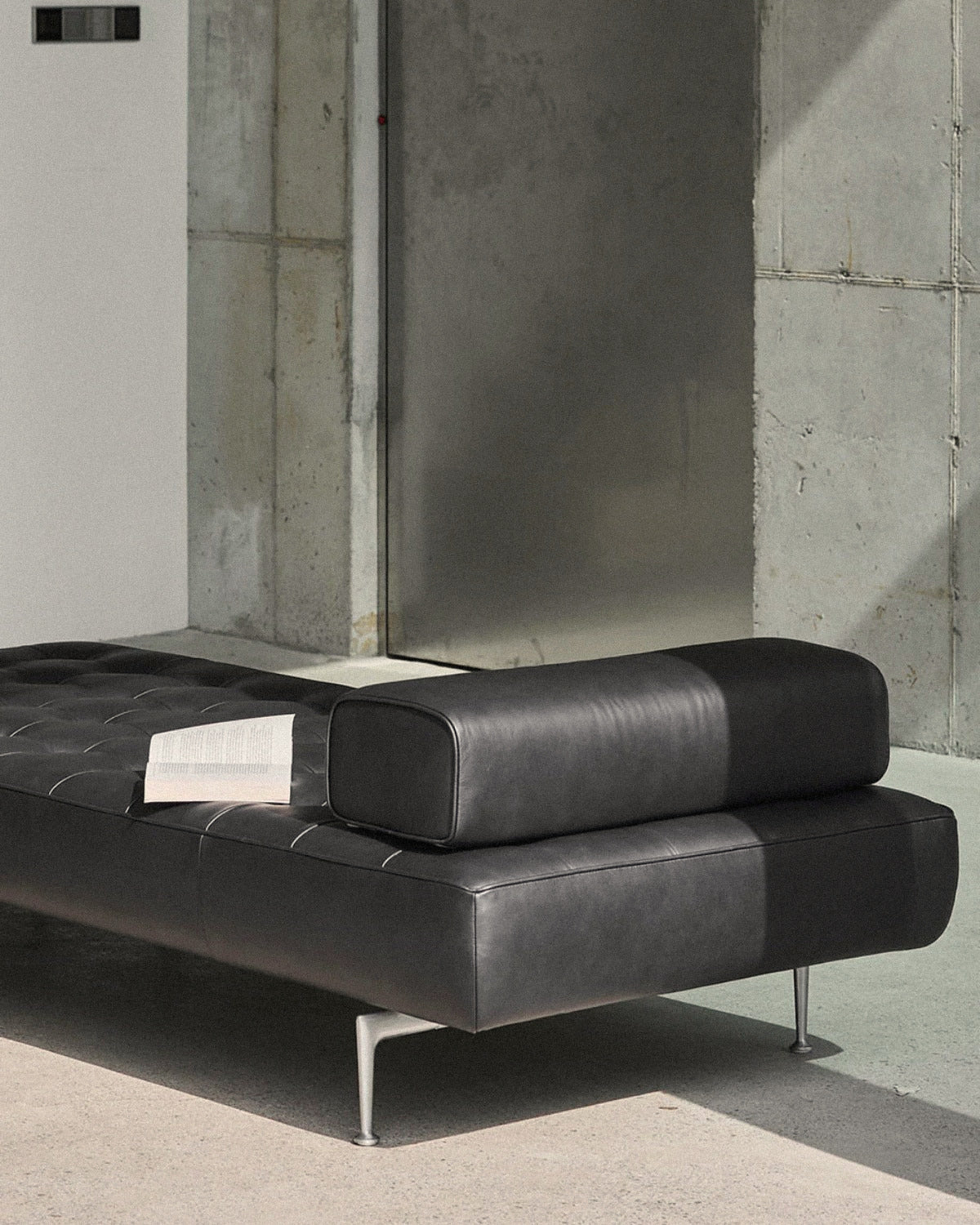 Otium Cushion - Leather 8