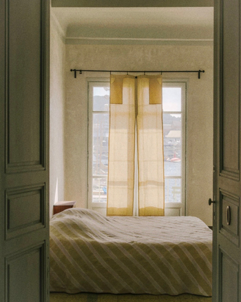 CURTAINS — TARTAN PANTS