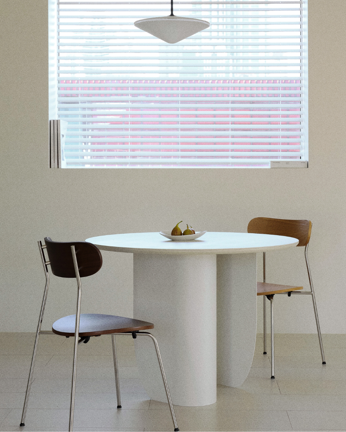 Silhouette Round Table - Ceramic