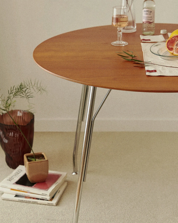 Prop Round Table - Essential