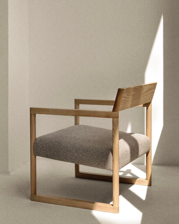 Round B Lounge Chair