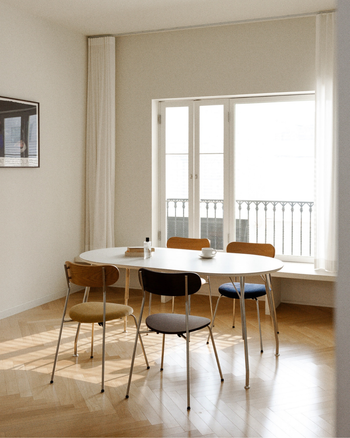 Prop Oval Table - Classic