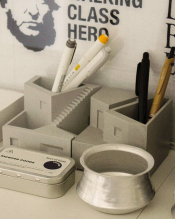 Santorini Pen Stand