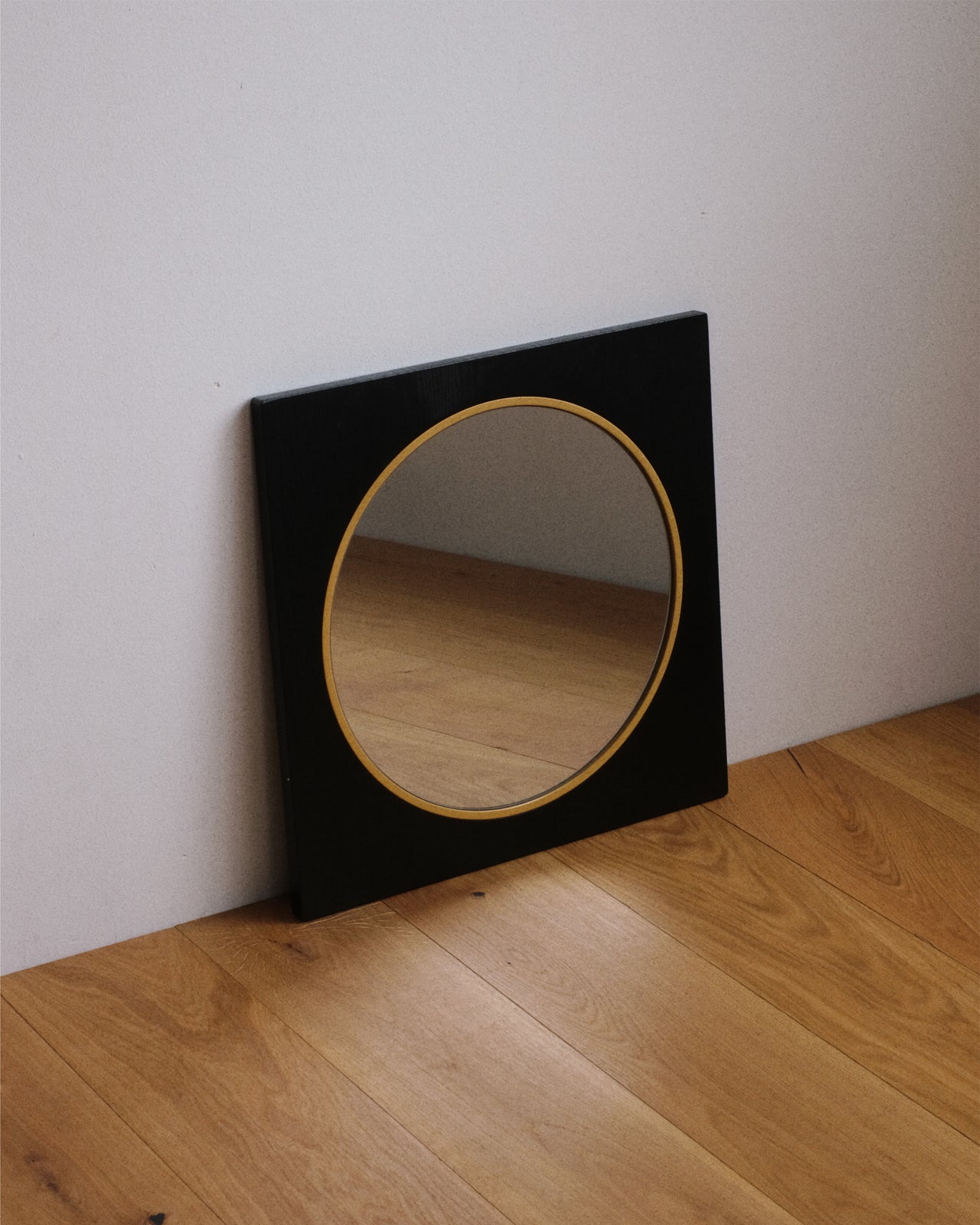 Orbit Mirror