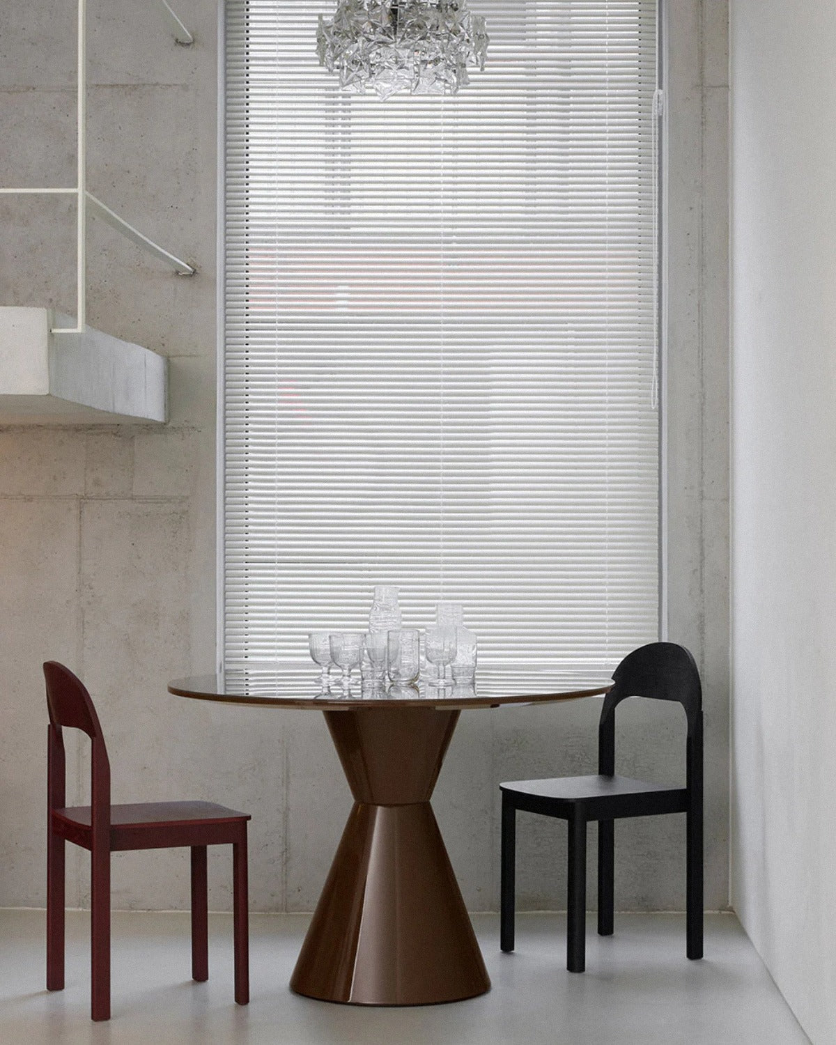 Flare Gloss Table